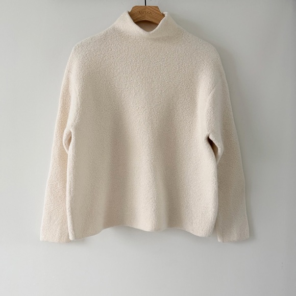 Aritzia The Group Kerez 100% Merino Wool Turtleneck Sweater Ivory Size M - Picture 2 of 13